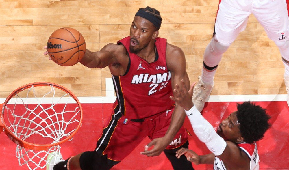 乐鱼体育-热火对尼克斯聚胜顽球汇