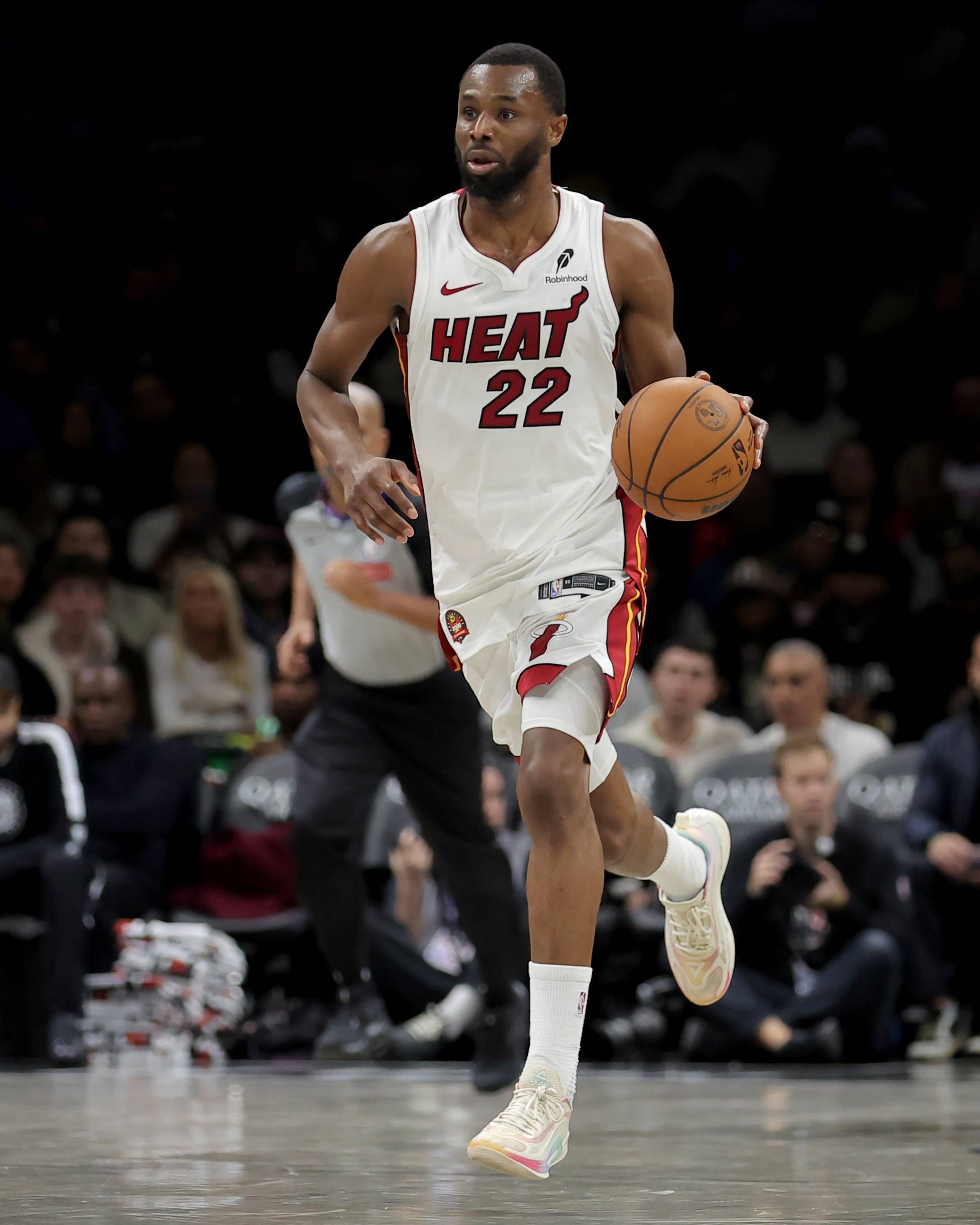 步行者被热火横扫